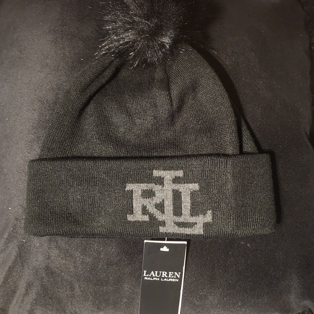 NWT Women's Lauren Ralph Lauren Black Beanie with Faux Fur Pom - Picture 1 of 5